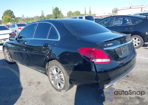 2017 Mercedes-Benz C 300 из США, поврежденный, VIN 55SWF4JBXHU187680